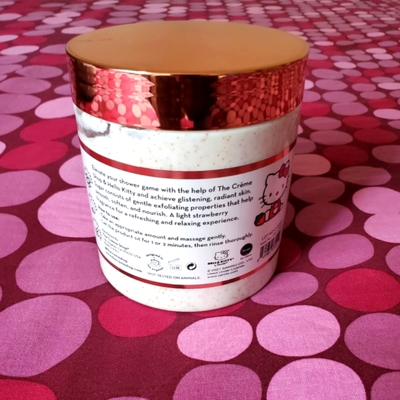 The Creme Shop x Hello Kitty Body Scrub - Picture 2 of 7